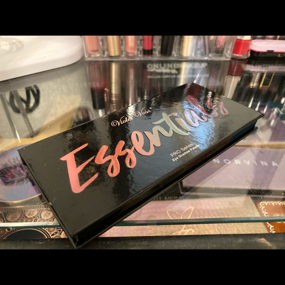 Violet Voss essentials